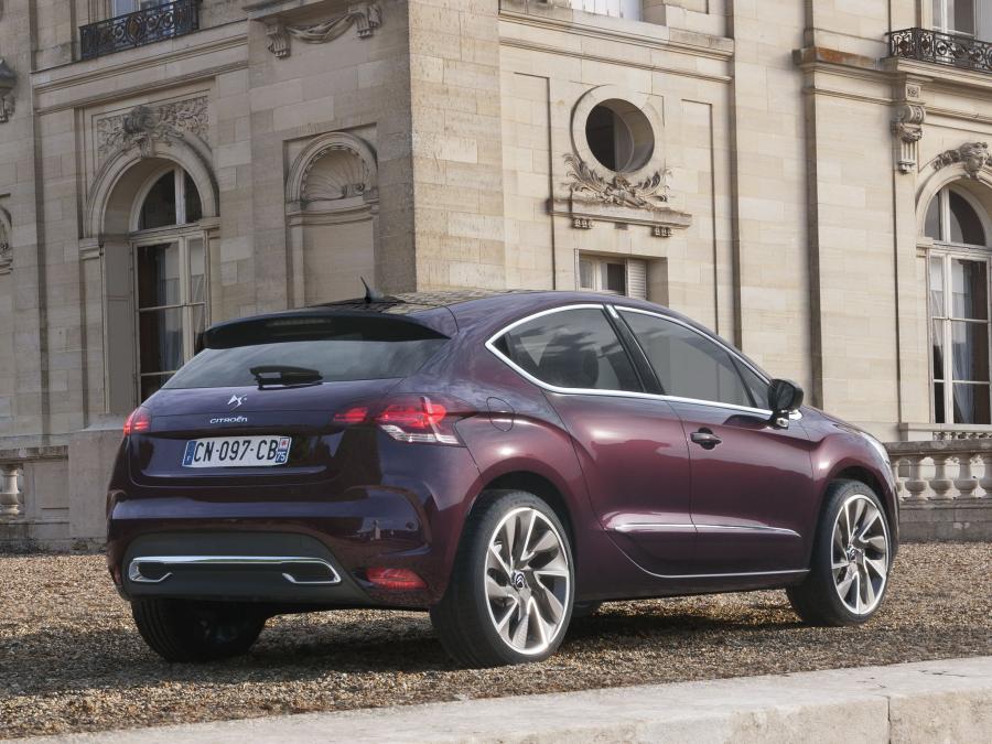  Citroen DS4 Faubourg Addict 2013 года  (фото 2 из 2)
